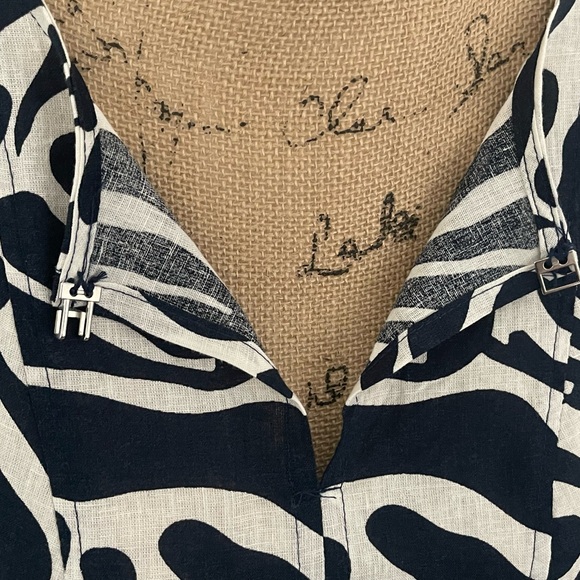NWT. Christian Siriano Linen Blend Navy and Cream Patterned Women's Top, Sz L - Picture 7 of 11